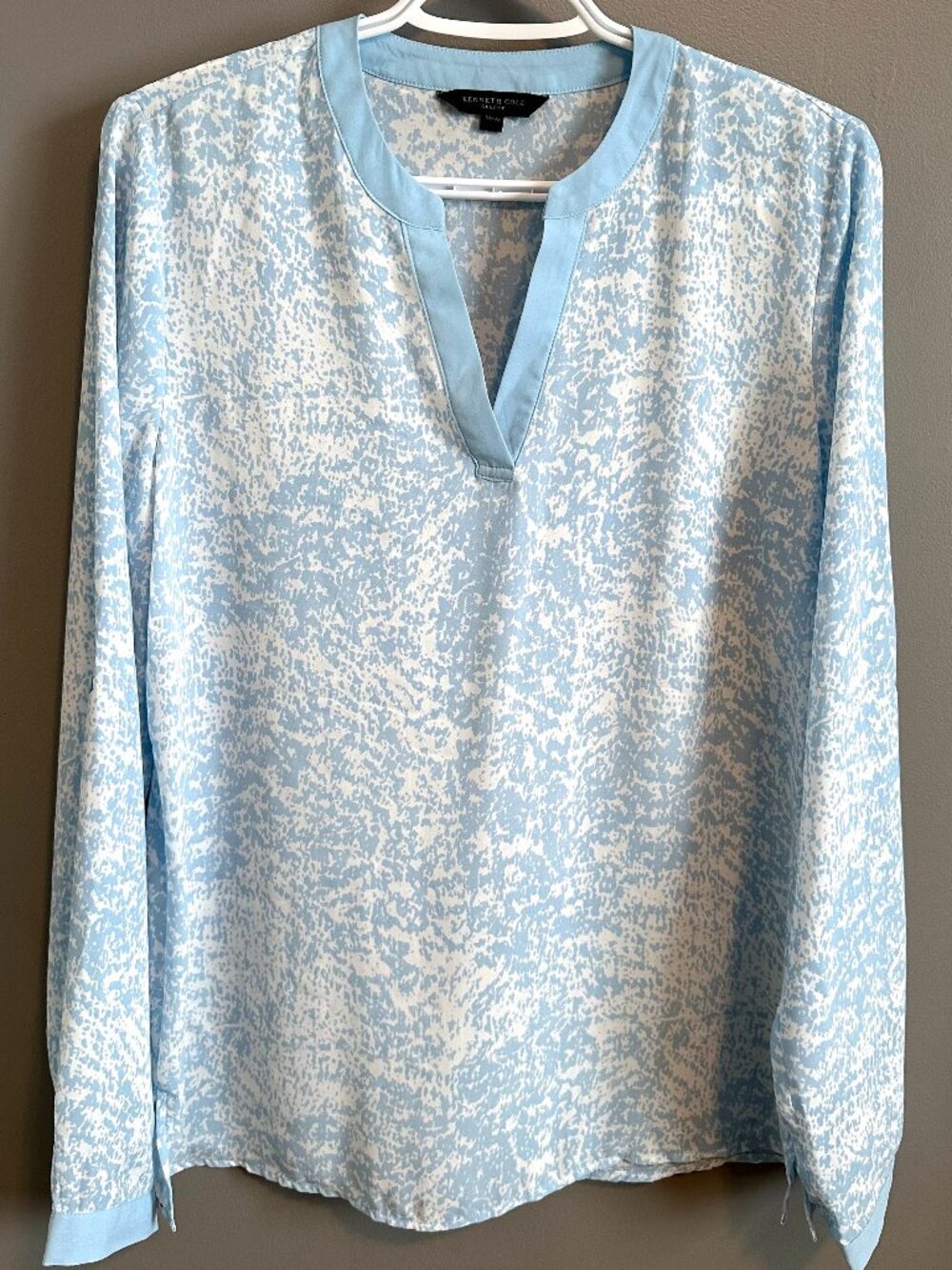 Kenneth Cole Popover Blouse Sky Blue with White abstract Women's Medium